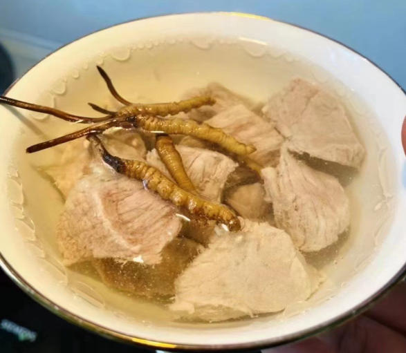 冬蟲(chóng)夏草西洋參燉品做法：滋補(bǔ)兼顧，溫和不燥